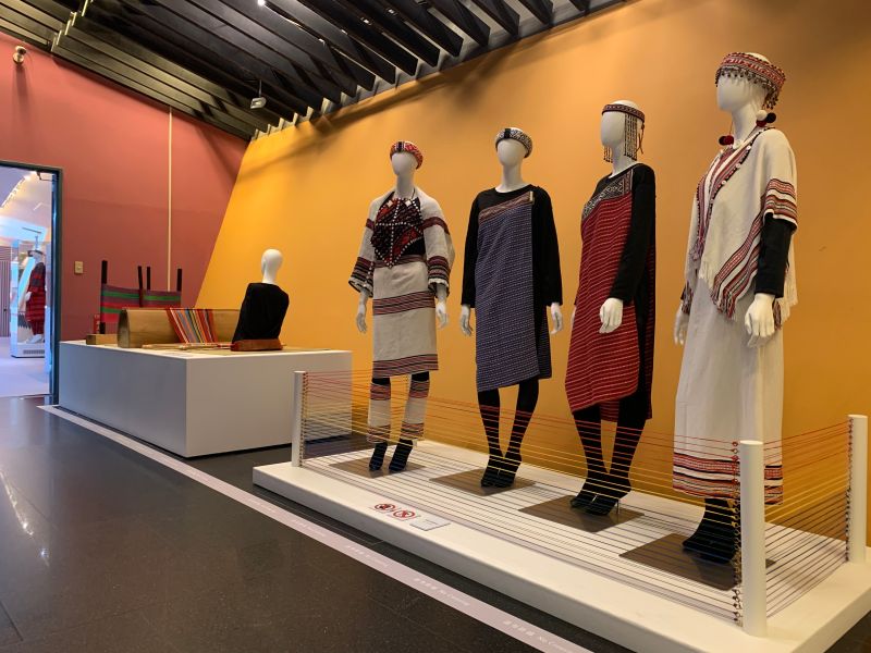 彩虹的誓約—泰雅編織文化特展服飾展覽-展場照片